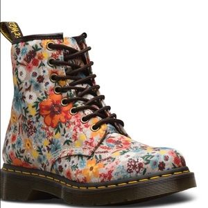 Floral Doc Martens BRAND NEW SIZE 9